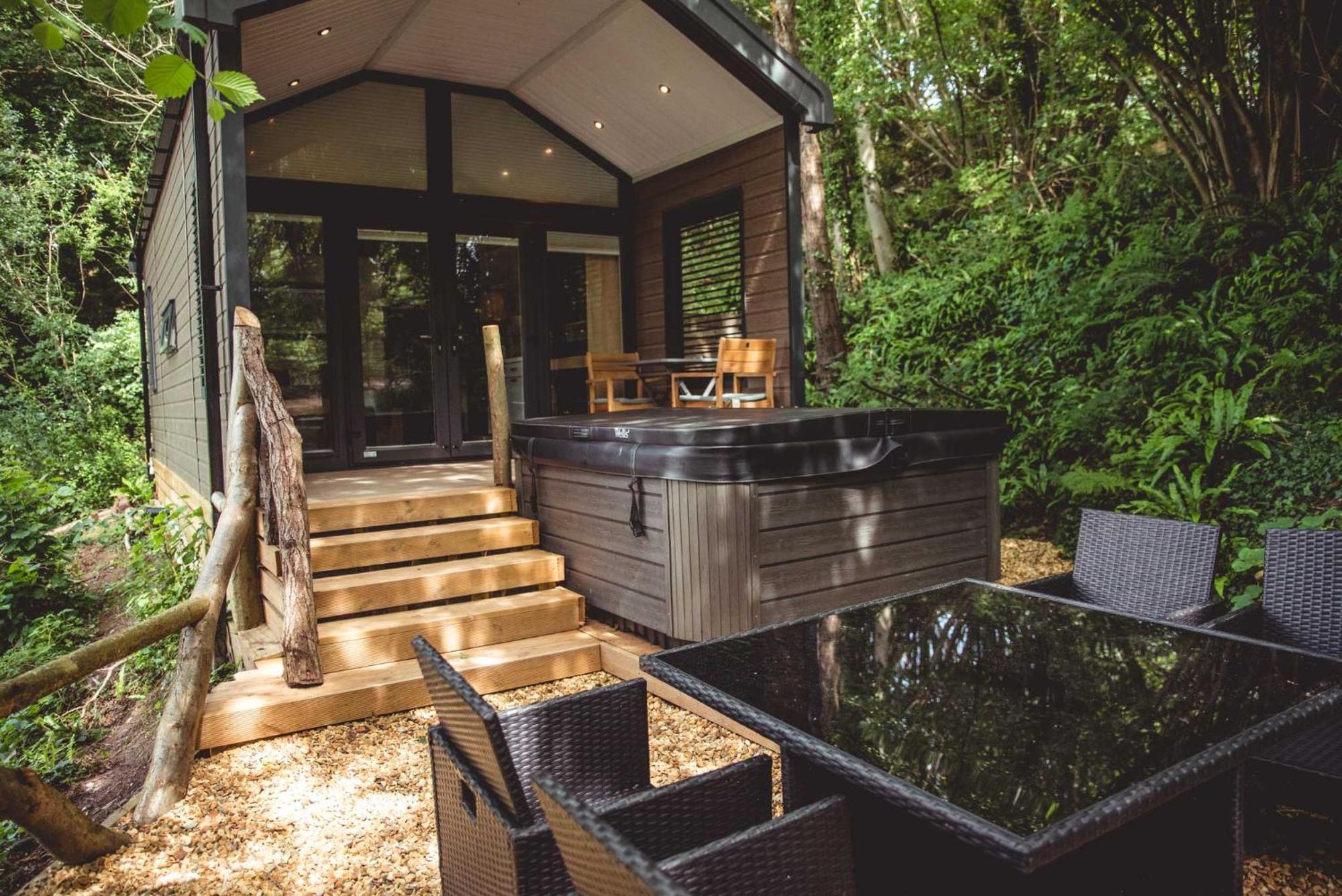 Herons Lake Retreat Hot Tub Lodges Caerwys Zewnętrze zdjęcie