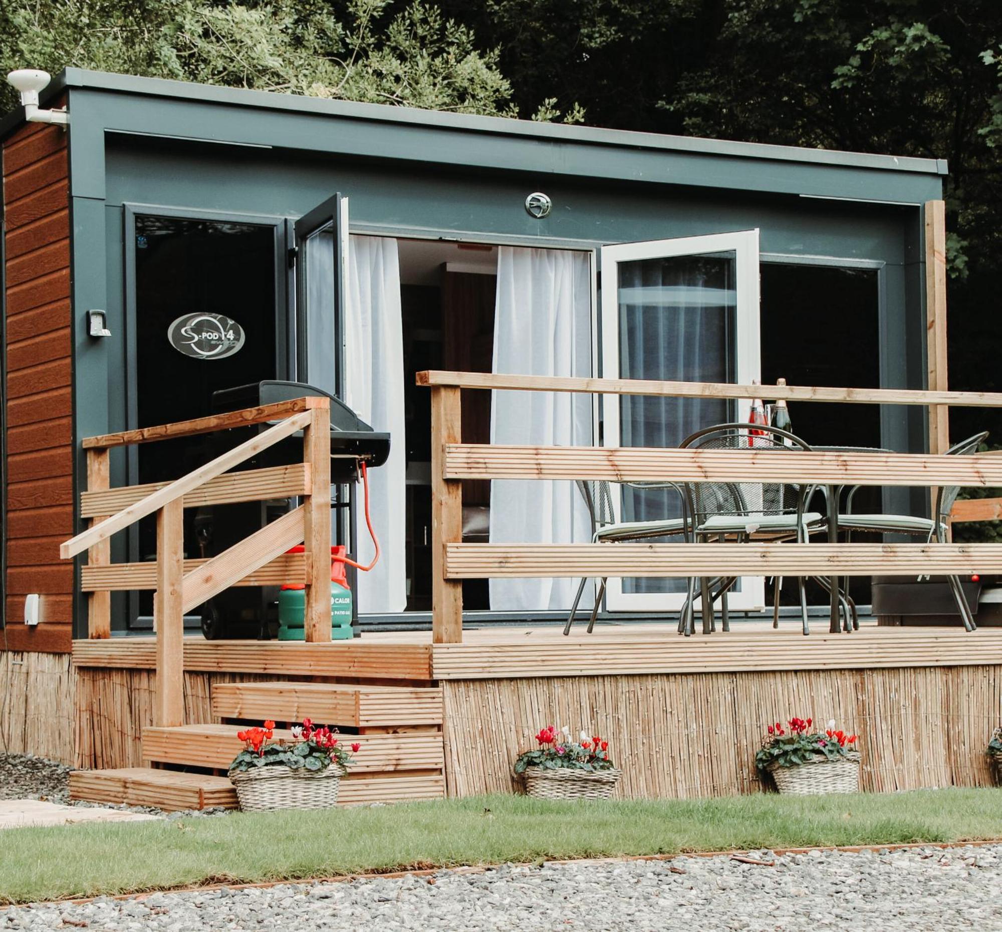 Herons Lake Retreat Hot Tub Lodges Caerwys Zewnętrze zdjęcie