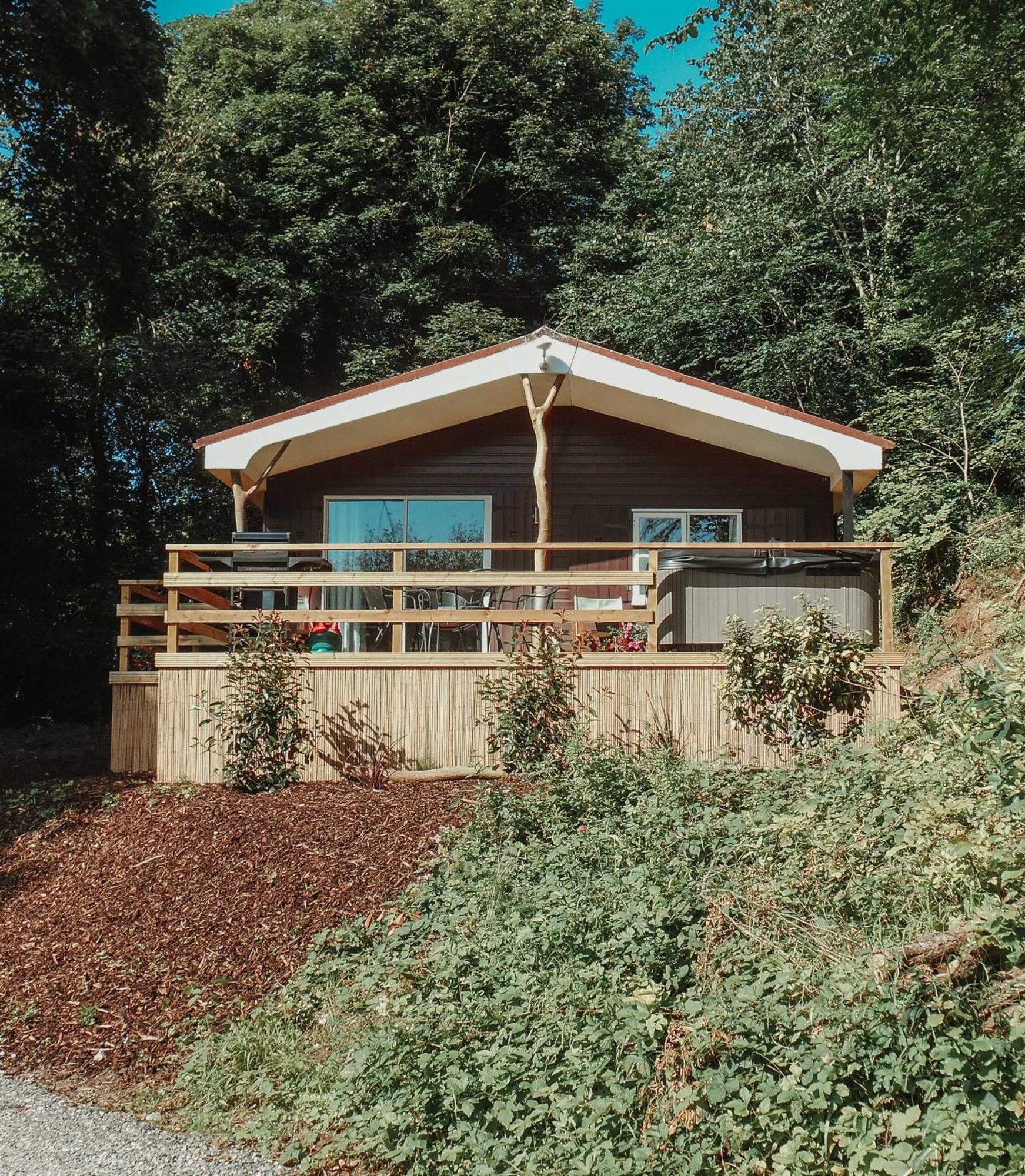 Herons Lake Retreat Hot Tub Lodges Caerwys Zewnętrze zdjęcie